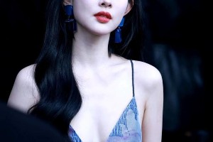 孟子义完美身材解析：长腿细腰尽显魅力