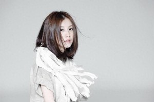 田曦薇大胆穿搭引热议：从甜美到时尚先锋