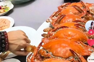 黄晓明青岛家庭聚餐：家人团聚比什么都重要