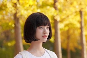 林允从星女郎到美妆博主的成长与争议