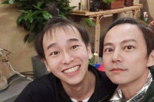 何炅晒腹肌照被识破，彭昱畅减肥成功引热议