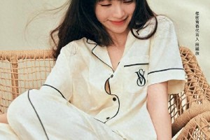 田曦薇维密夏日大片：治愈笑容演绎轻盈呼吸感